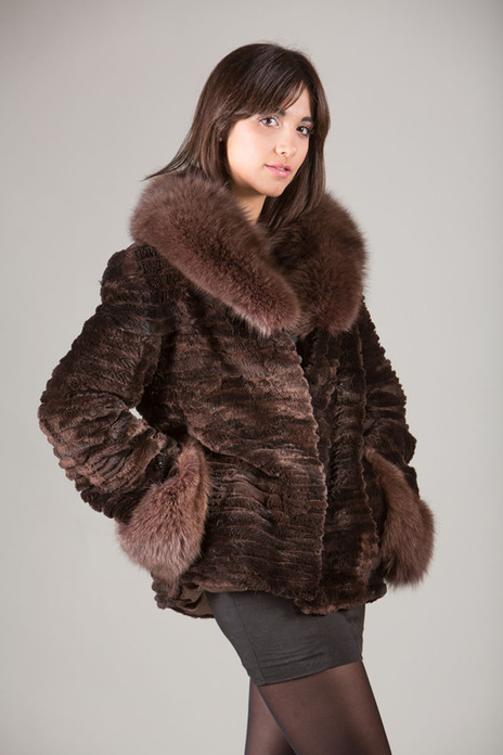 Brown Sculpted Beaver Fur Jacket Fox Fur Collar and Cuffs | SKANDINAVIK FUR