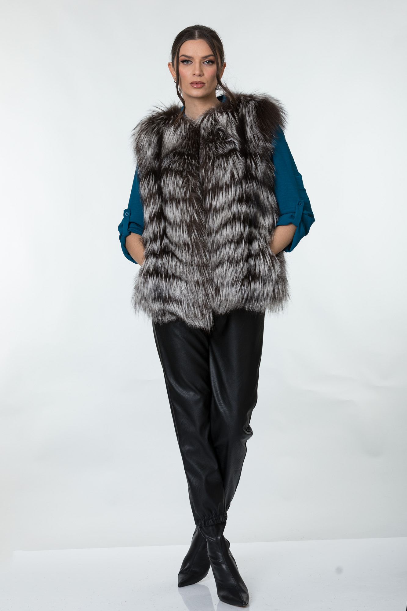Feathered silver fox fur vest collarless| SKANDINAVIK FUR