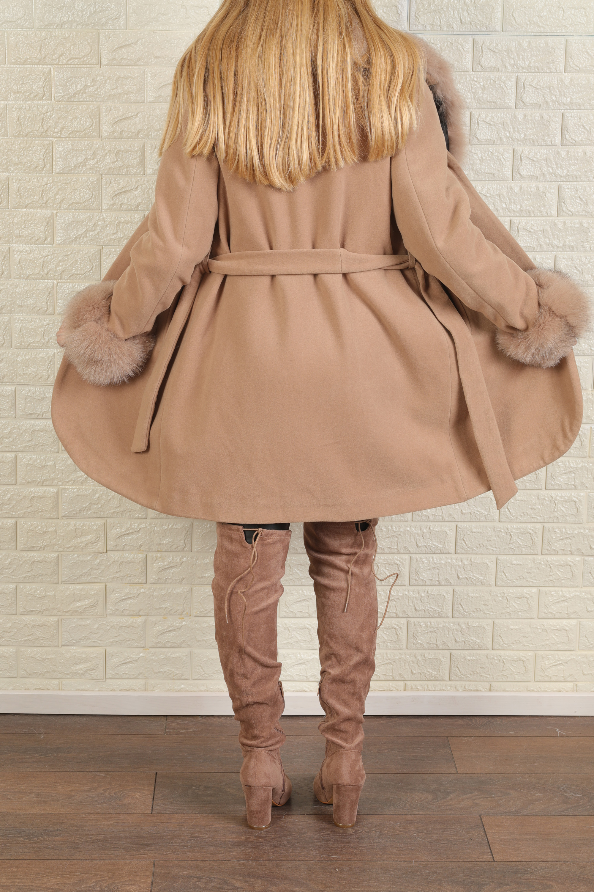 Beige Cashmere Fox Coat Shyla| SKANDINAVIK FUR