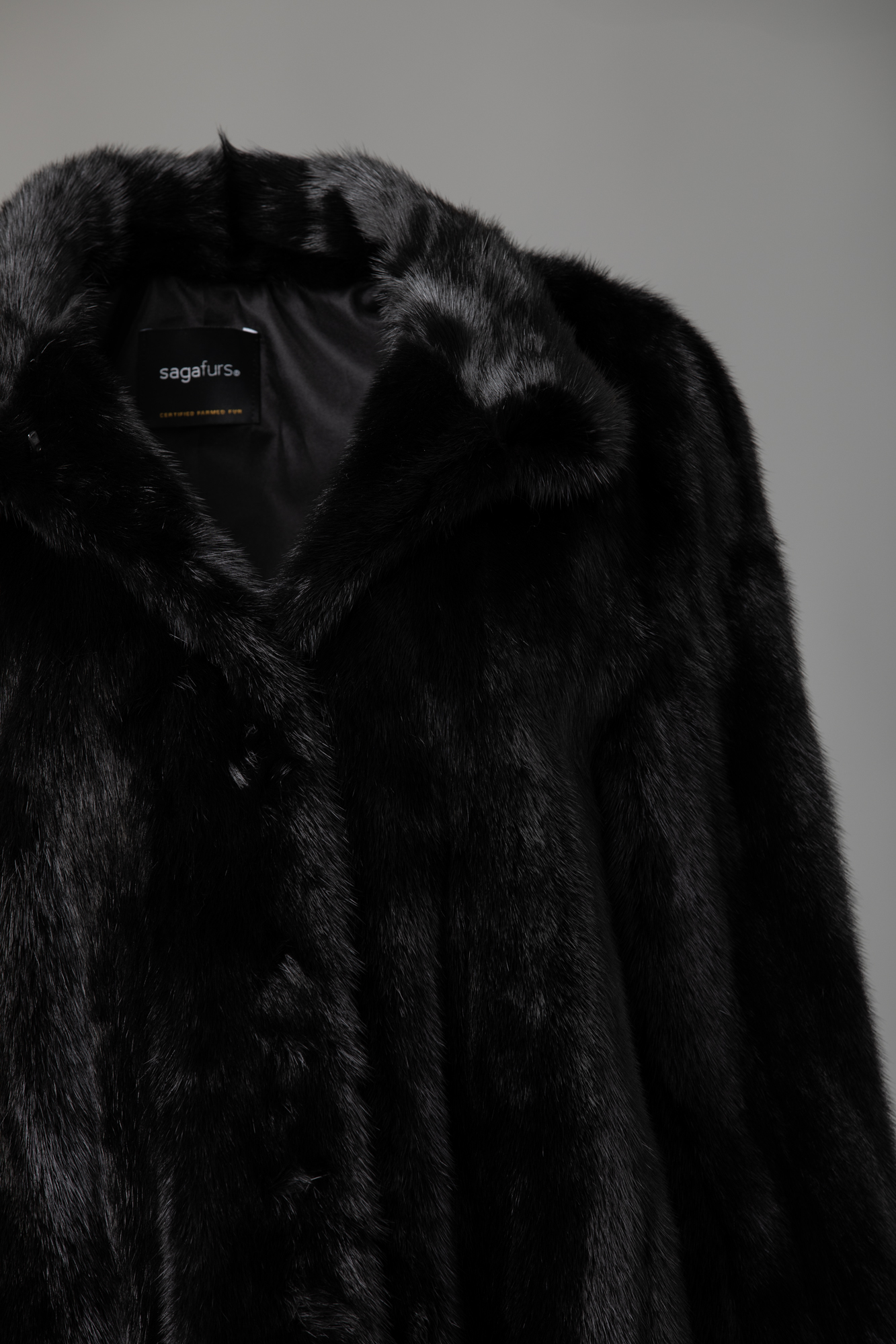 Black Mink Fur Coat on SAGA FURS side notching| SKANDINAVIK FUR