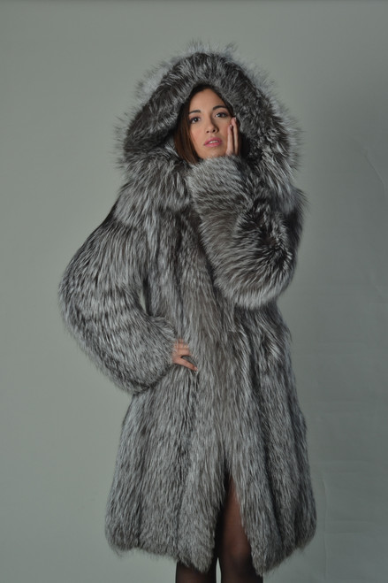 希少リアルファーコート ロング丈 フォックス FOX FUR COAT Silver Fox Fur Coat Hooded Knee Length | SKANDINAVIK FUR