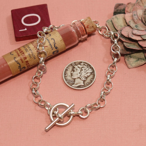 Medium Rolo with a Toggle Bracelet Medium Rolo with a Toggle Bracelet