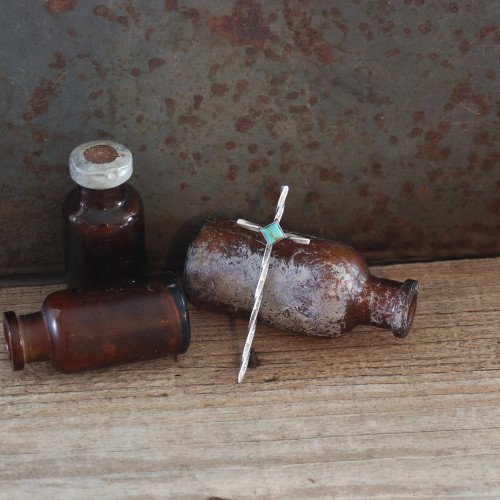 Scroll Twist Cross Hat Pick Scroll Twist Cross Hat Pick