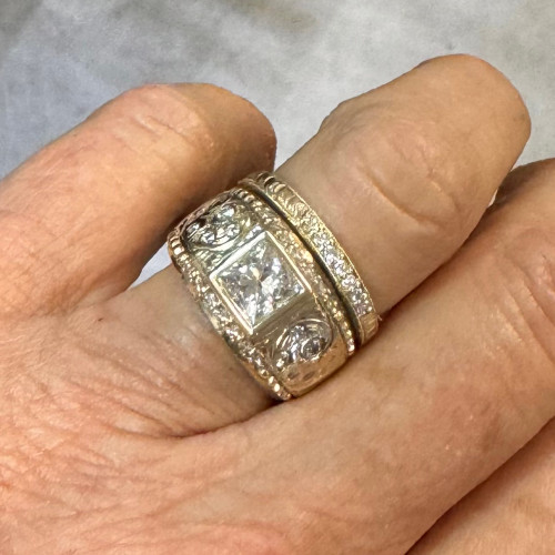 Engraved Diamond Wedding Ring Set