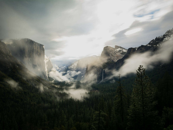 Yosemite Valley Tunnel View by Jonathan Yogerst