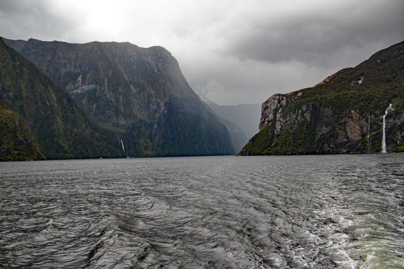 Milford Sound,New Zealand by Craig Fentiman