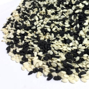 Mix of Organic Black and Natural Sesame Seeds 1/2lb  