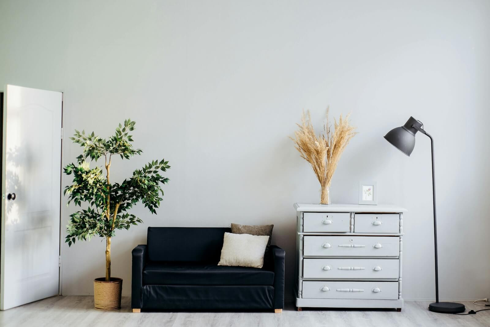 The Ultimate Guide to Buying Home Decor Items: What to Look Out For The Ultimate Guide to Buying Home Decor Items: What to Look Out For