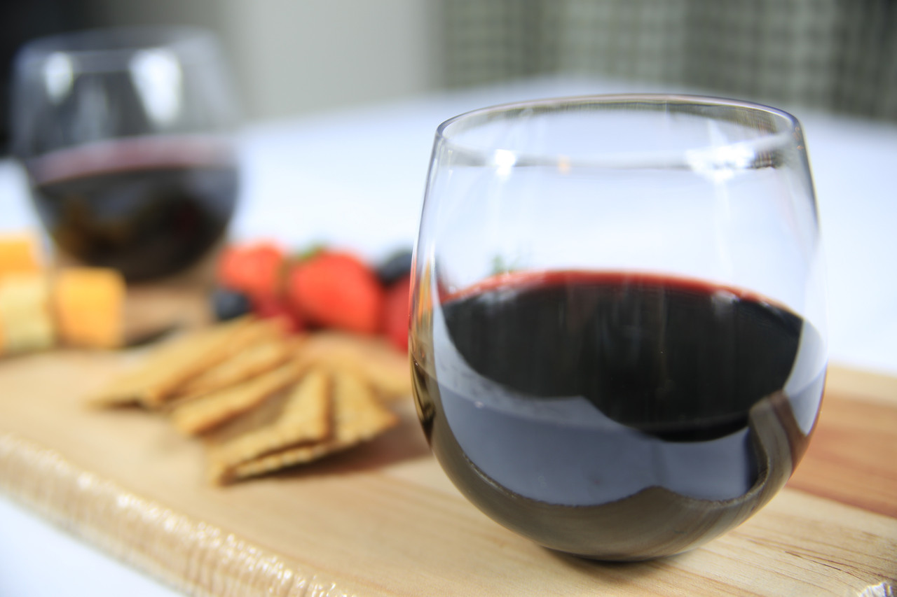 18 Types of Wine Glasses - Stemless Wine Glasses