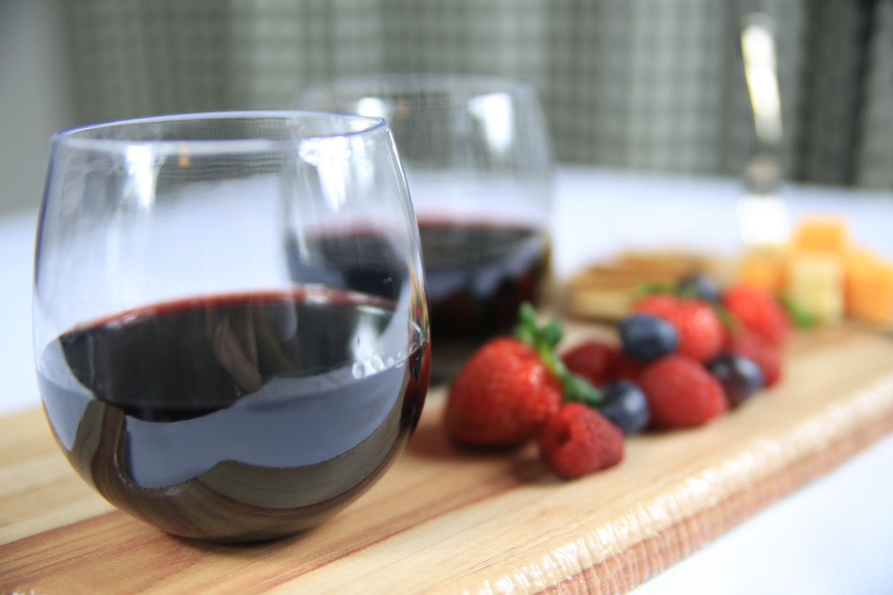 18 Types of Wine Glasses - Stemless Wine Glasses