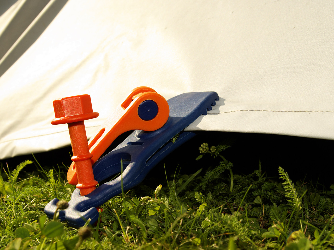 Crocodile Clamp - Hold it