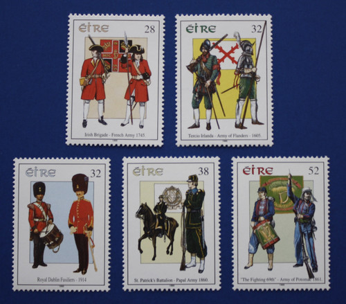 Ireland (968-972) 1995 Military Uniforms singles set