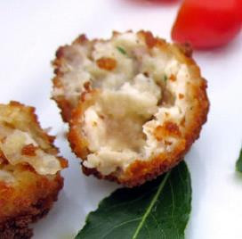 Bite sized tender chicken paired with smoked ham and Swiss cheese and lightly breaded.

Units/case: 100
