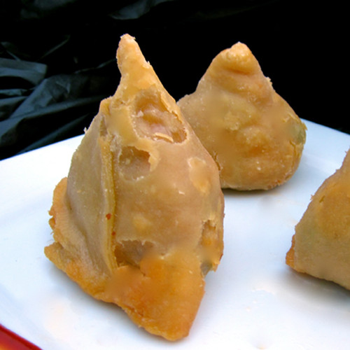 Indian Samosa w/ Spiced Potato & Green Peas, Vegan