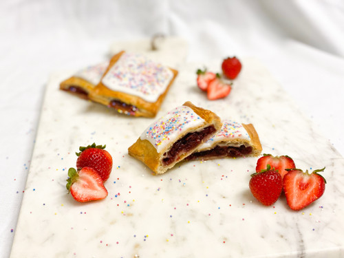 C'est Gourmet Strawberry Hand Pie, 3.25oz