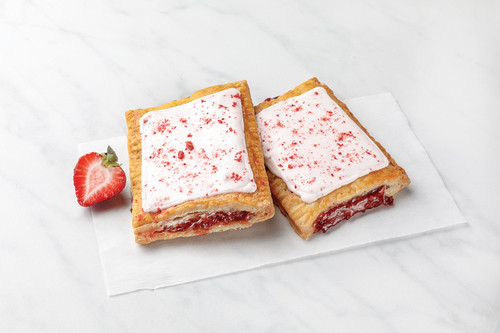 C'est Gourmet Strawberry Hand Pie, 3.25oz