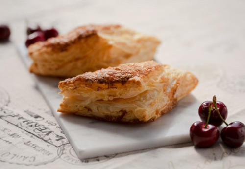 C'est Gourmet Cherry Turnover