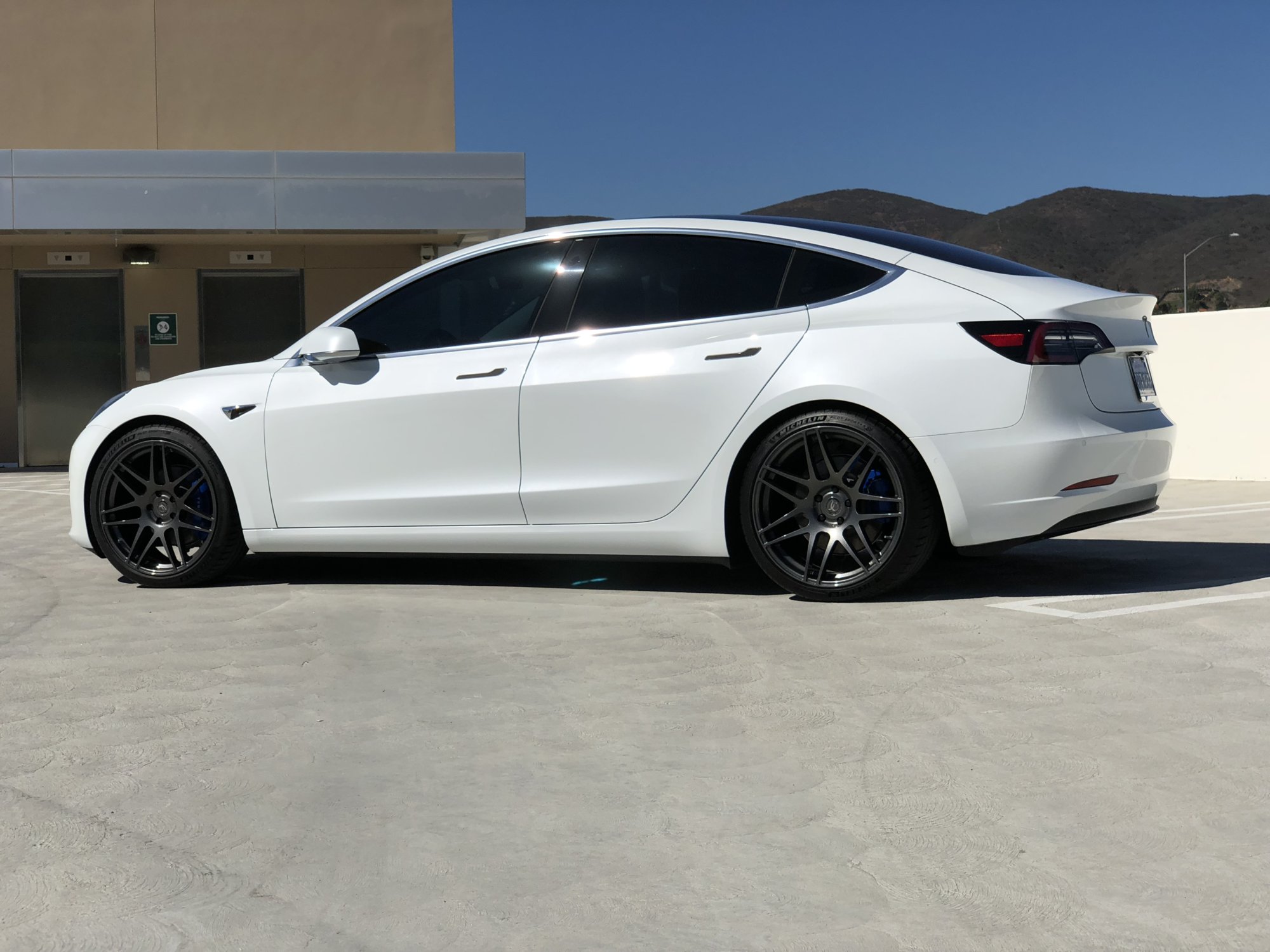 Forgestar F14 Wheel Package - 5x114.3 - 20x9 et35 (f) | 20x9 et35