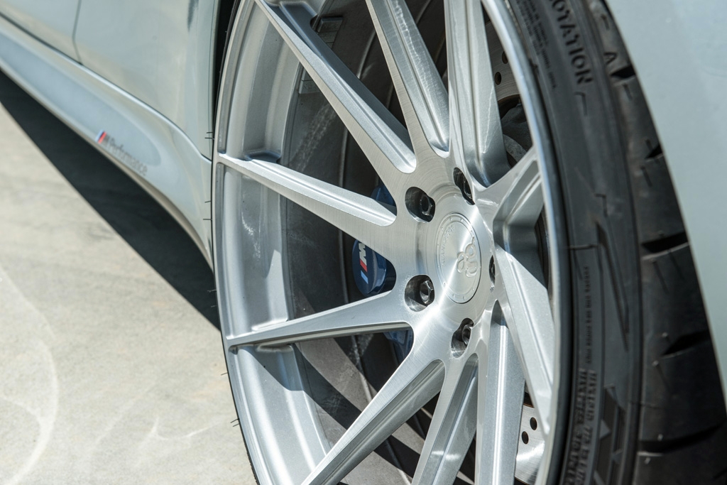 Avant Garde M621 Wheels in Brushed Liquid Silver (2)