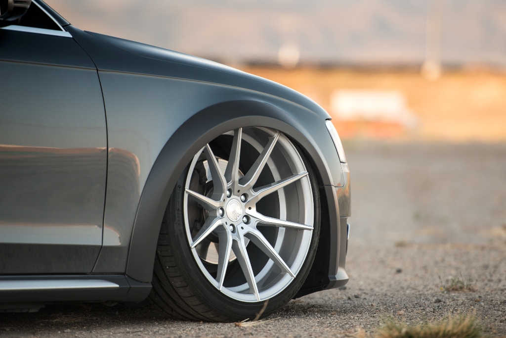 Avant Garde M652 Machine Silver on Audi Allroad (5)