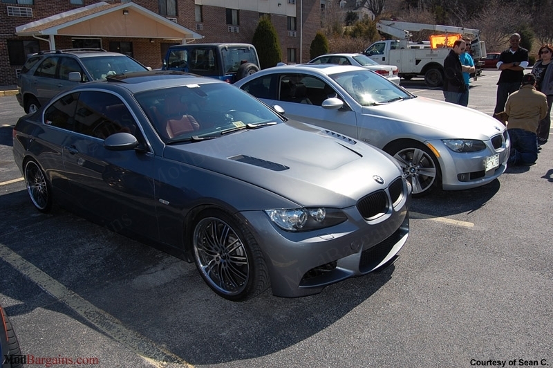 BMW E92 335i CSL Style Bootlid Carbon Fiber Vented Hood