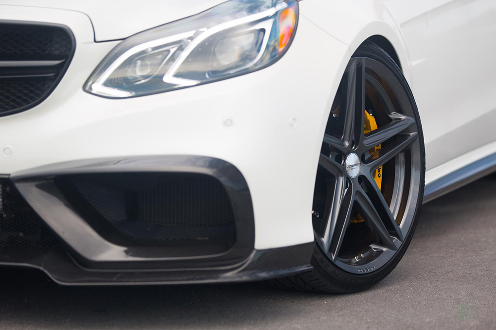 Vossen VFS-5 Wheels in Silver Metallic Installed on Mercedes Benz (4)