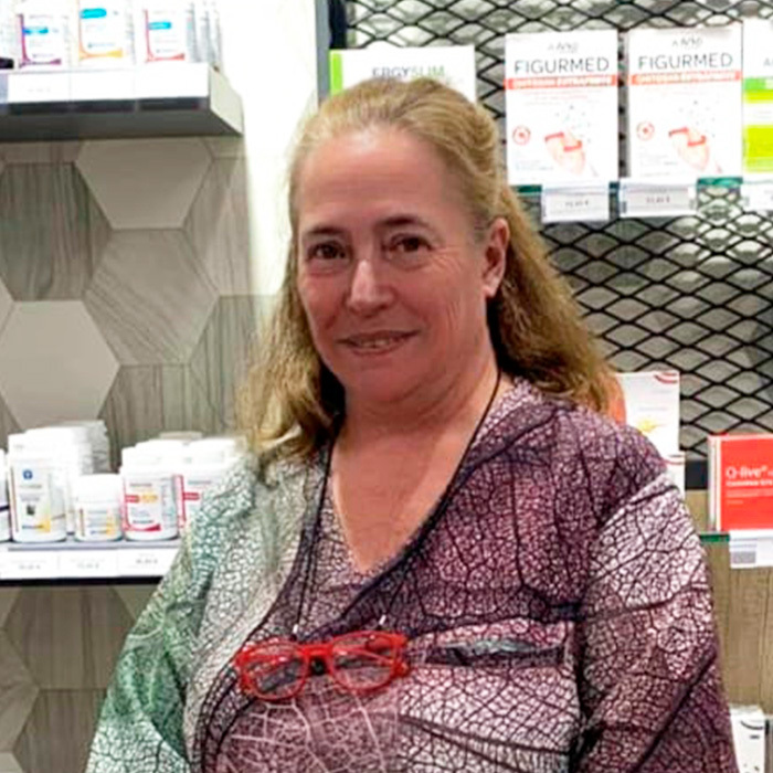 Eli Fisher, naturópata en Farmacia Les Planes, en Sant Cugat del Valles, Barcelona