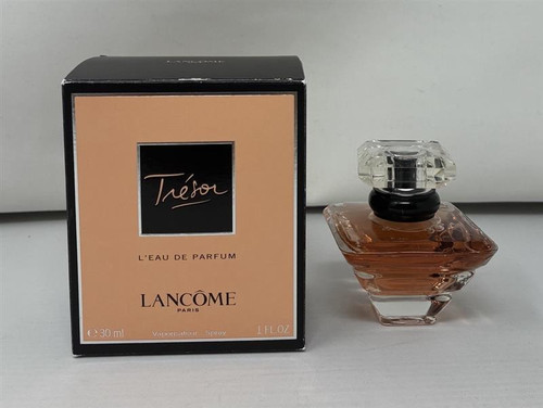 Tresor by Lancome 1 oz L'eau De Parfum Spray for Women Outlet 1 Tresor by Lancome 1 oz L'eau De Parfum Spray for Women Outlet 1