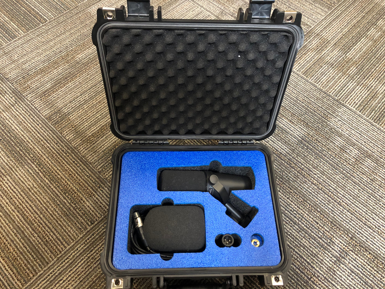 Shure SM7B in a D1109-5 MyCaseBuilder Case and Custom Foam