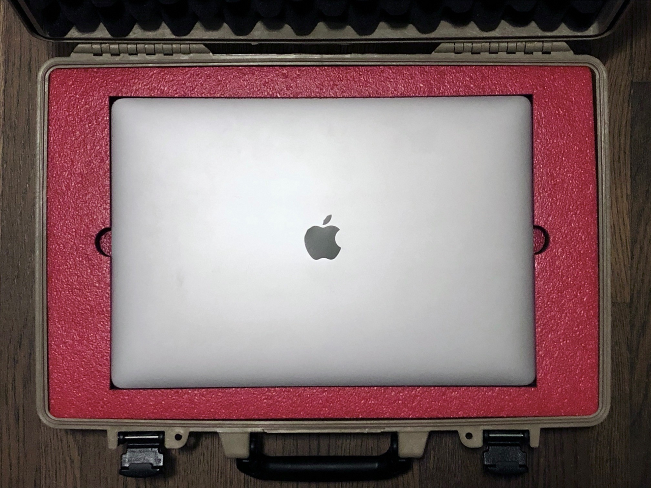 MacBook Pro 16 in Pelican™ 1490 MyCaseBuilder Case and Custom Foam