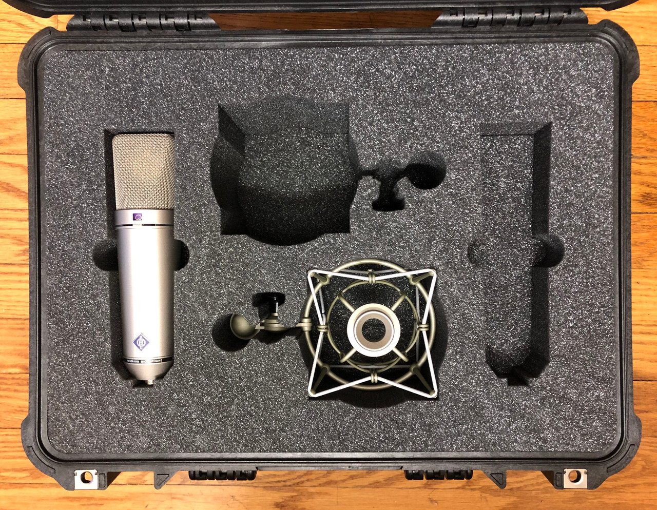 Neumann U87ai Stereo Pair with Shockmounts in Pelican™ 1520