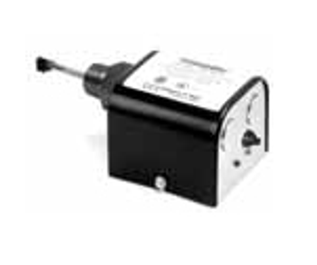 169550 McDonnell & Miller WFE24V Universal Water Feeder National