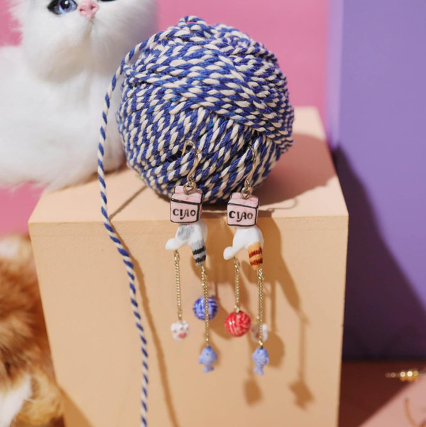 NB - MRCDJ008 Cats Day earrings