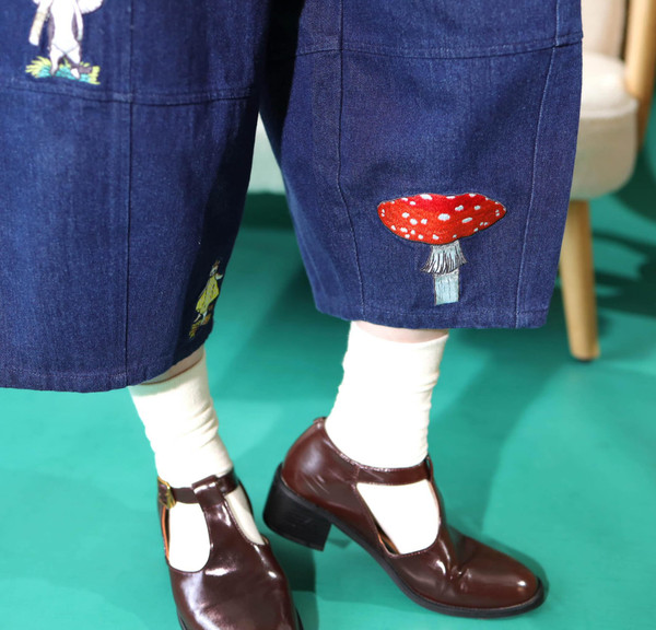YOCO - YC260702 Embroidered Balloon Jeans