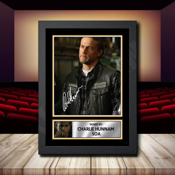 Charlie Hunnam Soa Signed Autographed Movie Star Poster Print Framed Merch Gift Charlie Hunnam Soa Signed Autographed Movie Star Poster Print Framed Merch Gift