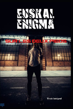 Sur les deux pieds: J'ai gagn? trois fois au loto: je suis n?, je l'ai rencontr?e, j'ai surv?cu.