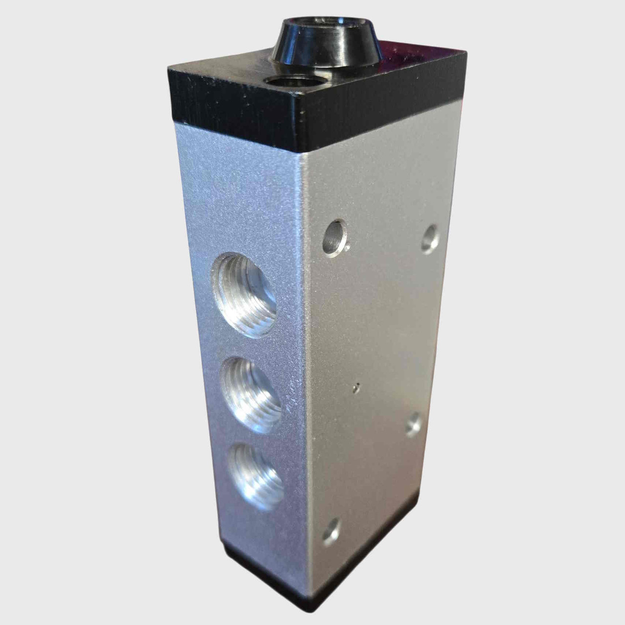 Control valve XQ250630; for Atlas® with dual Bead Breaker control. 0306211