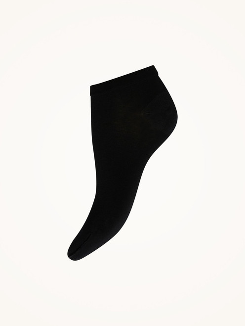 'black'