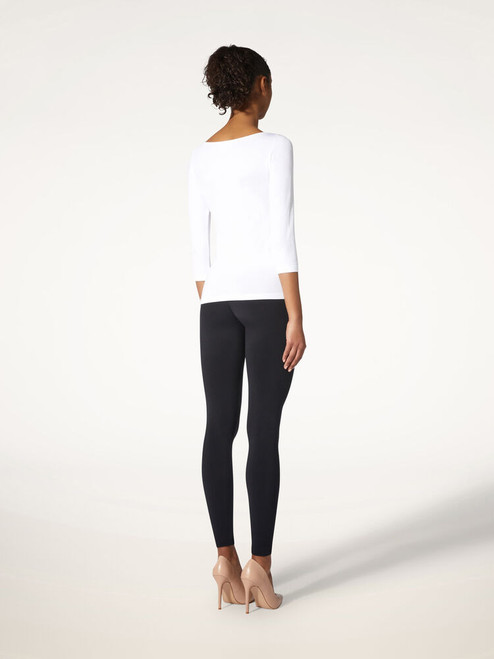 'white'