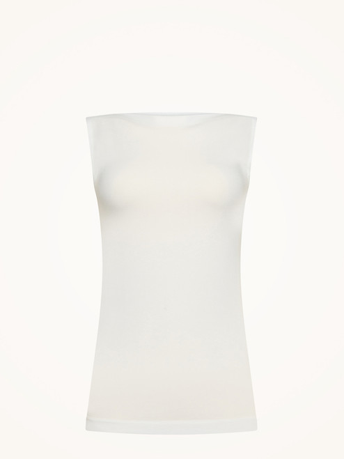 'white'