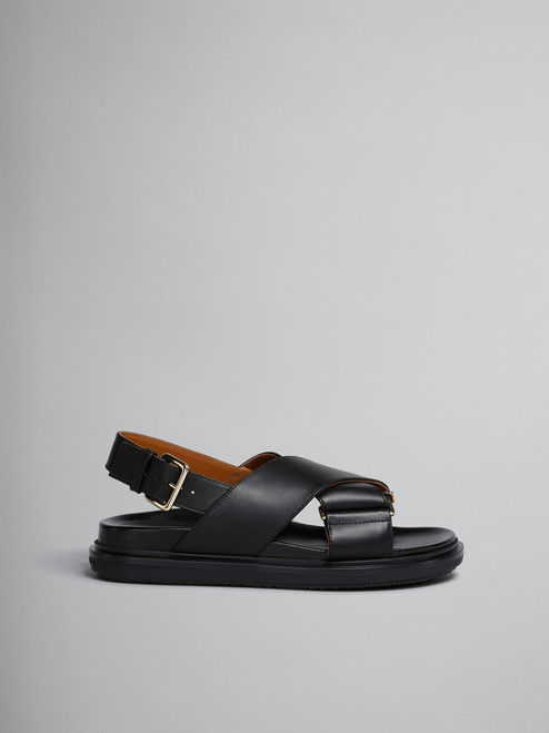 'black'