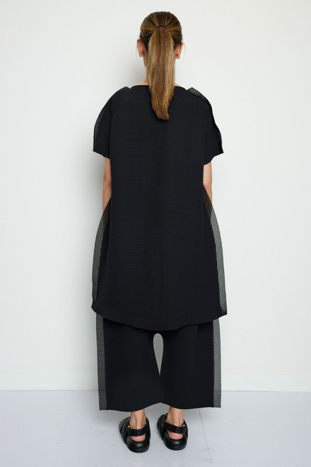 'black'