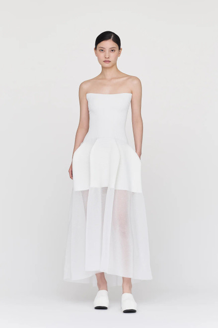 'white'