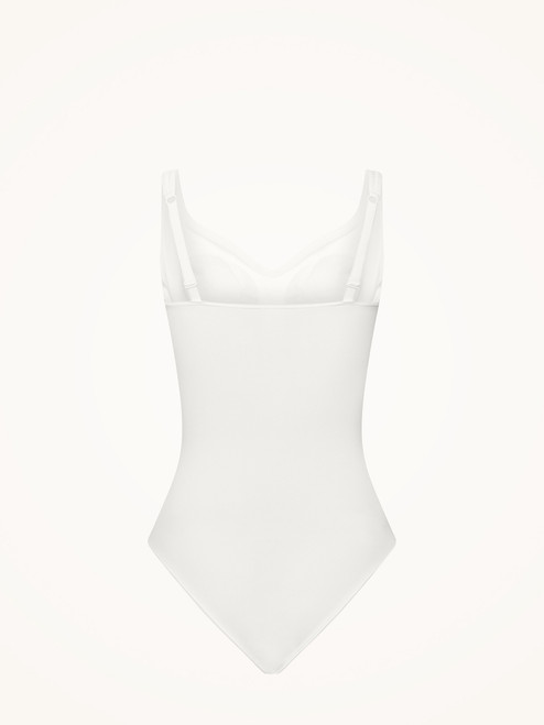 'white'