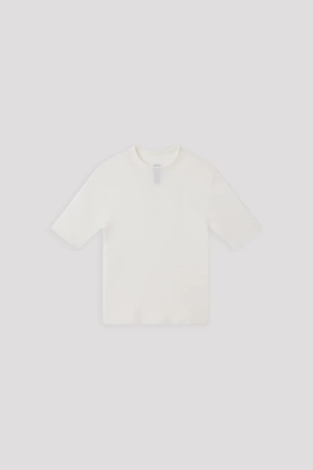 'white'