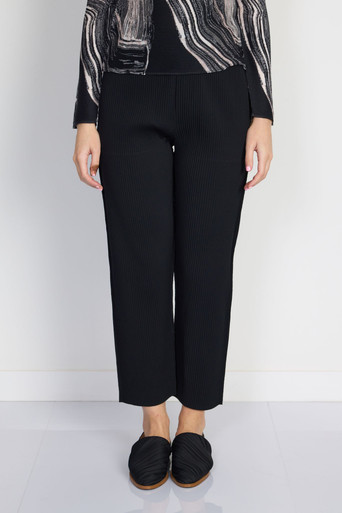 Fine Knit Pleats Black Narrow Pants