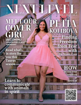 Next Level Psychic Magazine : The Power of Intuition : 11 by Courtney Taylor - Paperback