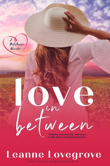 Love In Between by Leanne Lovegrove - Paperback