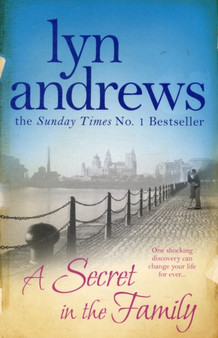 SECRET IN THE FAMILY by LYN ANDREWS - Paperback