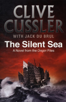 The Silent Sea by Clive Cussler - Paperback